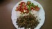 čočka na kyselo, rýže Basmati, rajčatový salát s rukolou a pórkem