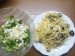 špagety,pórek a olivy, parmazán + salát z čekanky a polníčku 